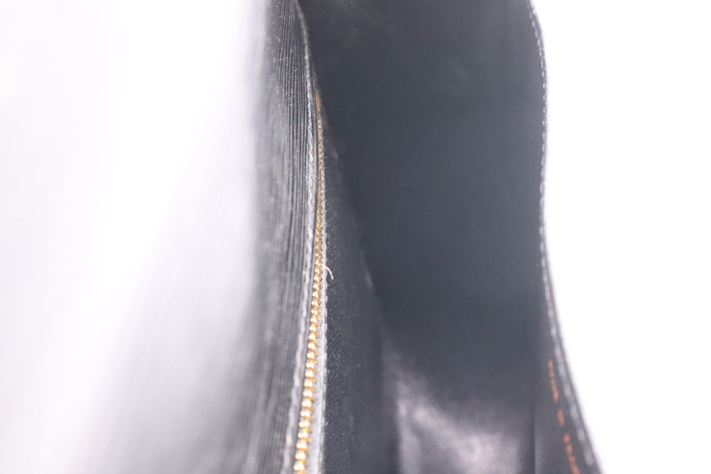 Louis Vuitton Saint Cloud in Black Epi Leather