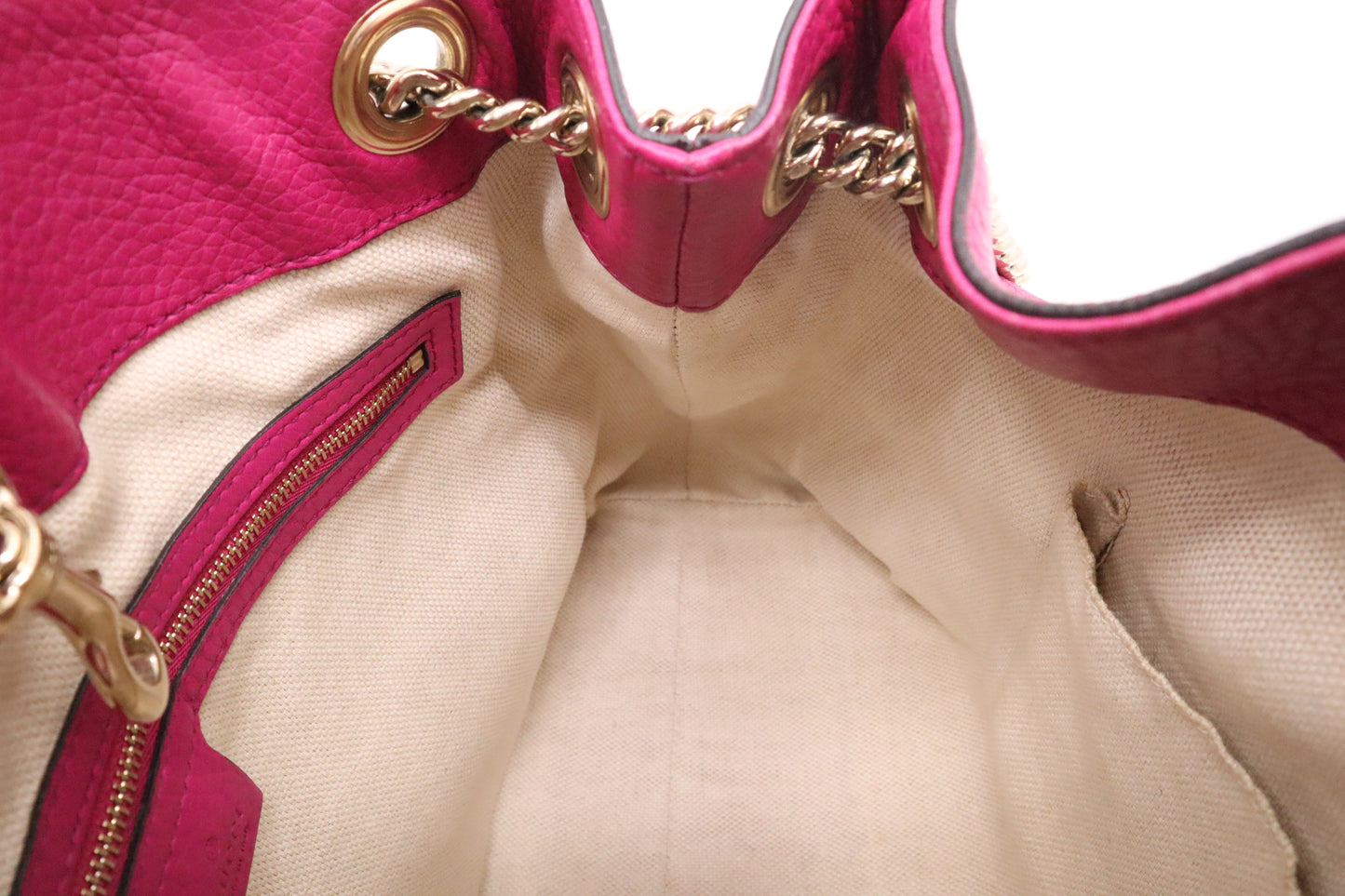 Gucci Soho Chain Shoulder Bag in Pink Leather