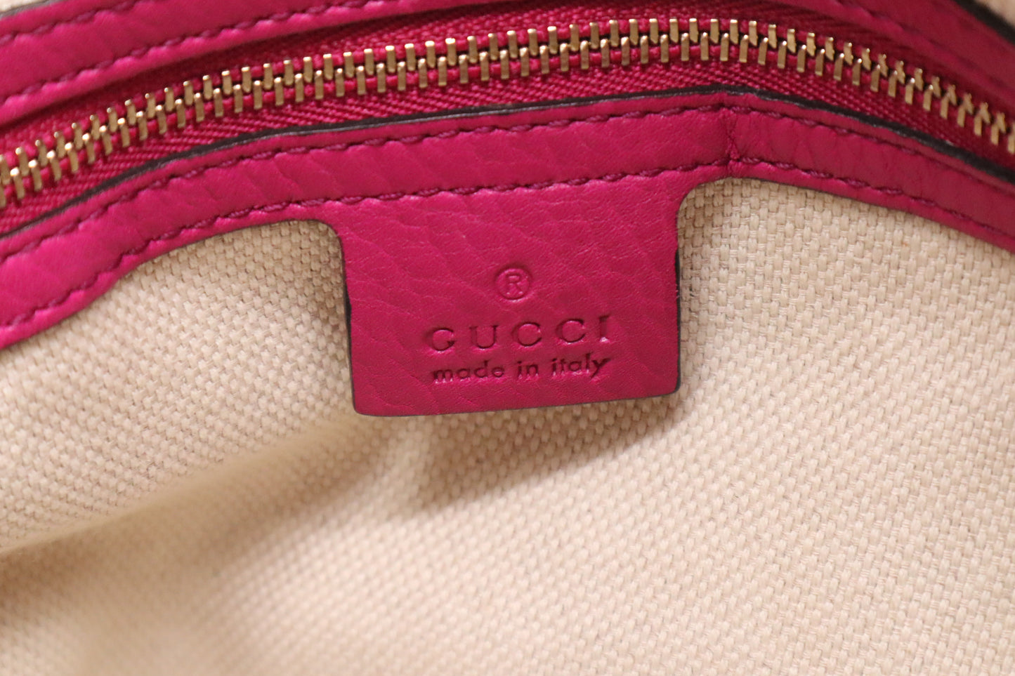 Gucci Soho Chain Shoulder Bag in Pink Leather