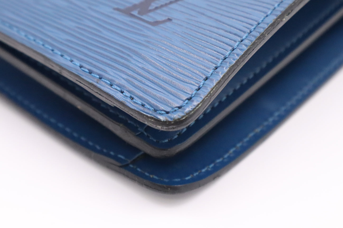 Louis Vuitton Serviette Fermoir in Blue Epi Leather