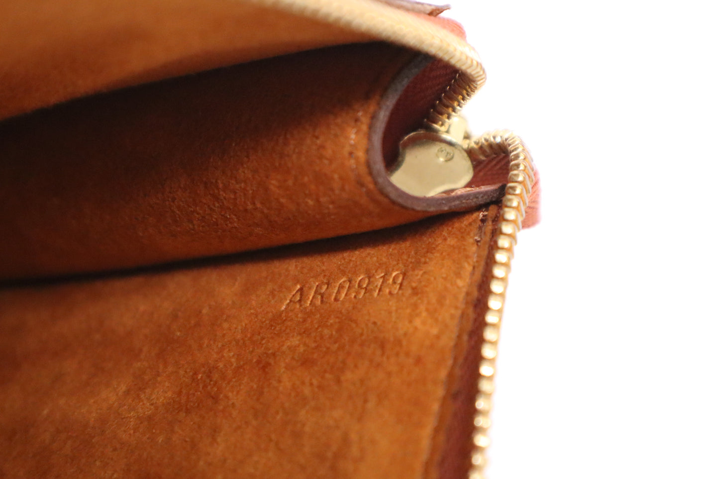 Louis Vuitton Pochette in Brown Epi Leather