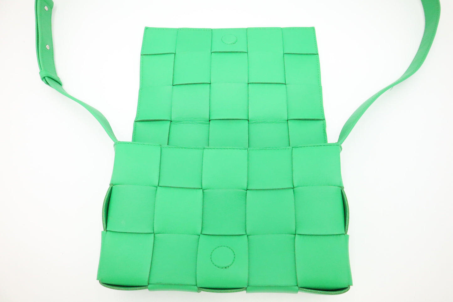 Bottega Veneta Cassette in Green Intrecciato Leather