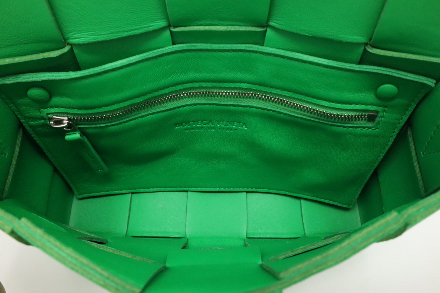 Bottega Veneta Cassette in Green Intrecciato Leather