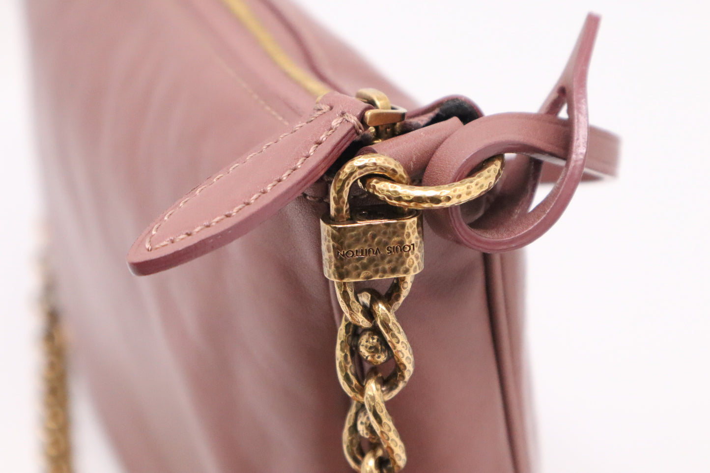 Louis Vuitton Cuir Boudoir Pochette Accessoires in Pink Leather