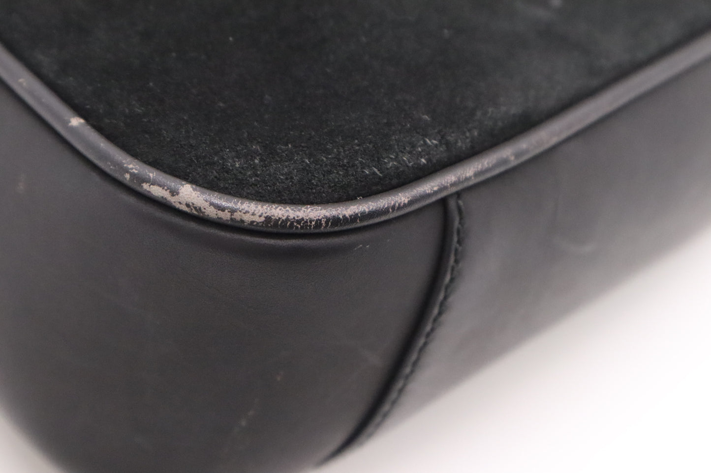 Gucci Shoulder Bag in Black Leather and Suede