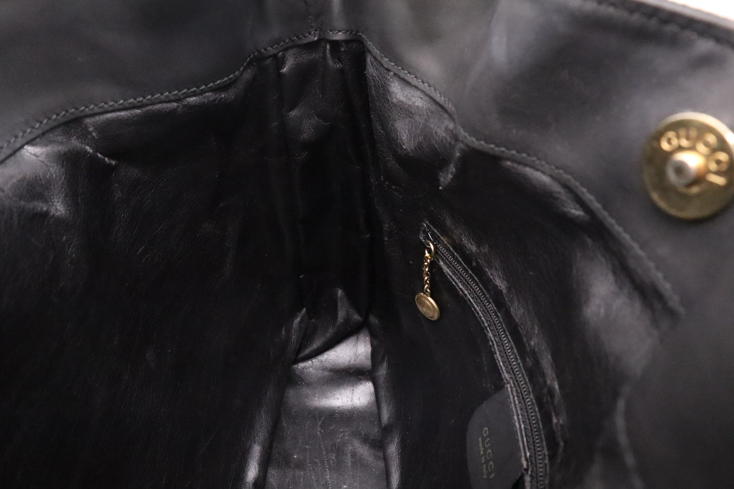 Gucci Shoulder Bag in Black Leather and Suede