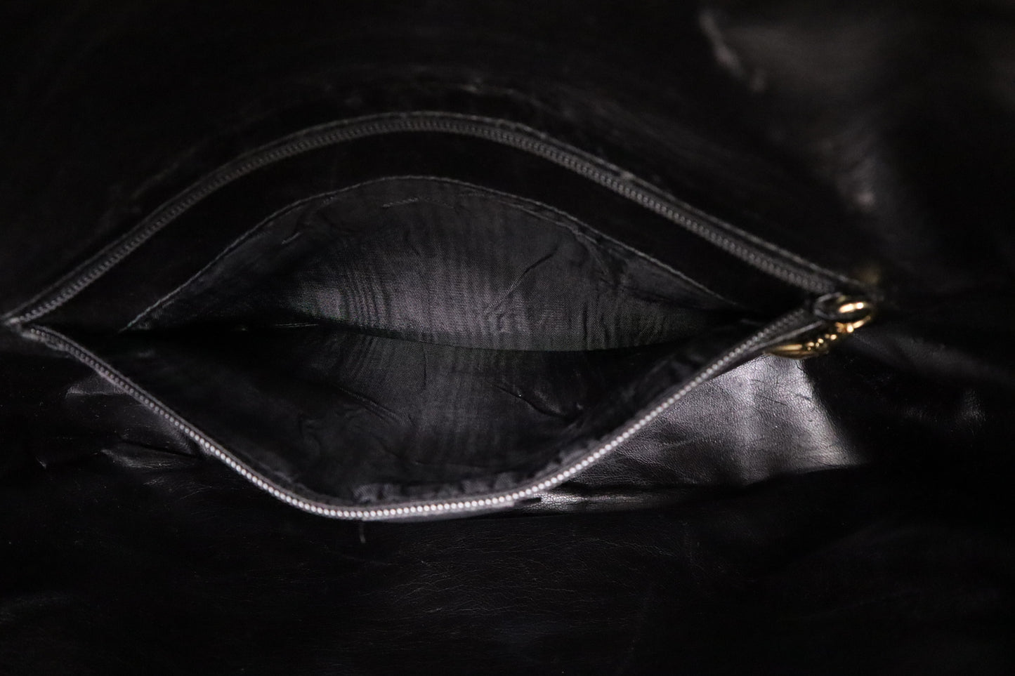 Gucci Shoulder Bag in Black Leather and Suede
