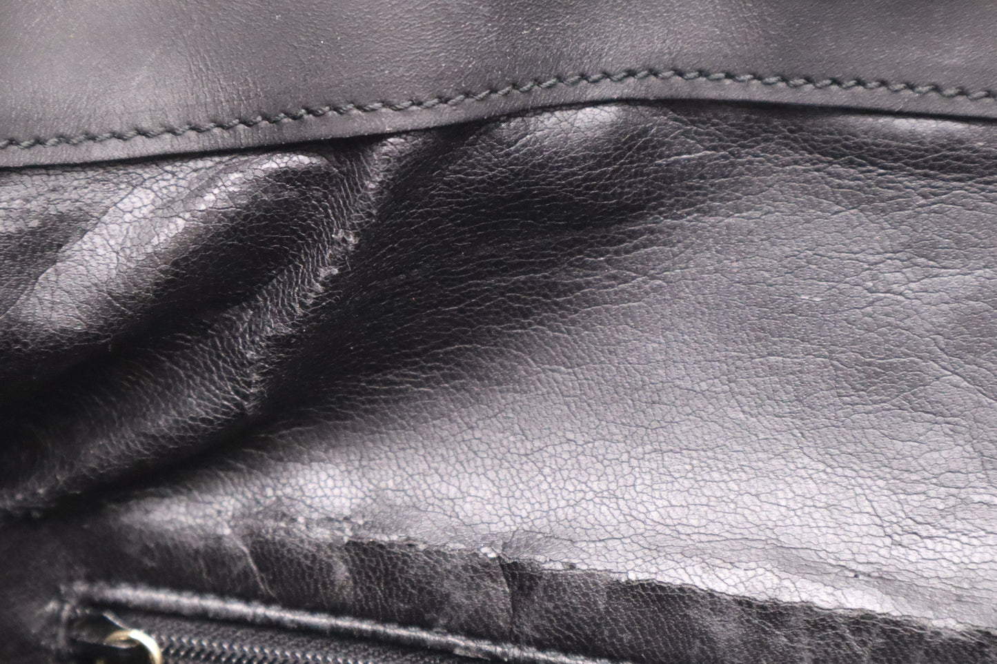 Gucci Shoulder Bag in Black Leather and Suede