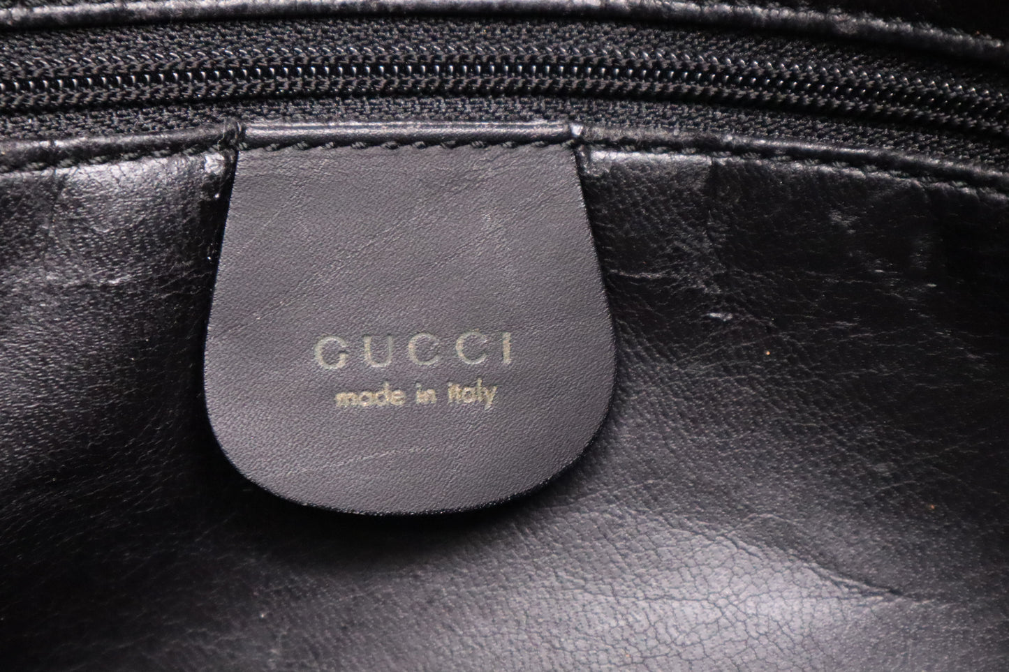 Gucci Shoulder Bag in Black Leather and Suede