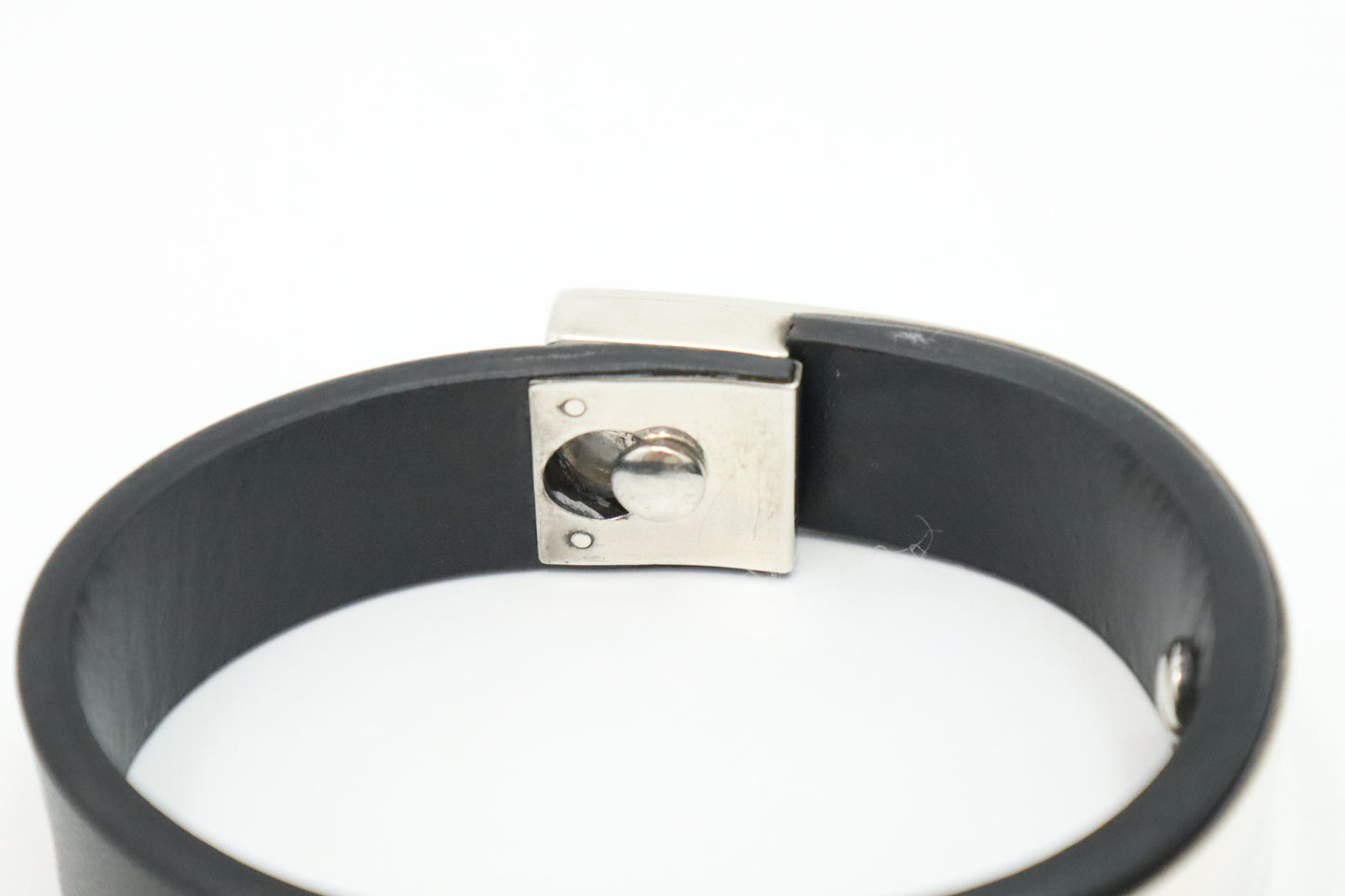 Gucci Bracelet in Black Leather & Sterling Silver
