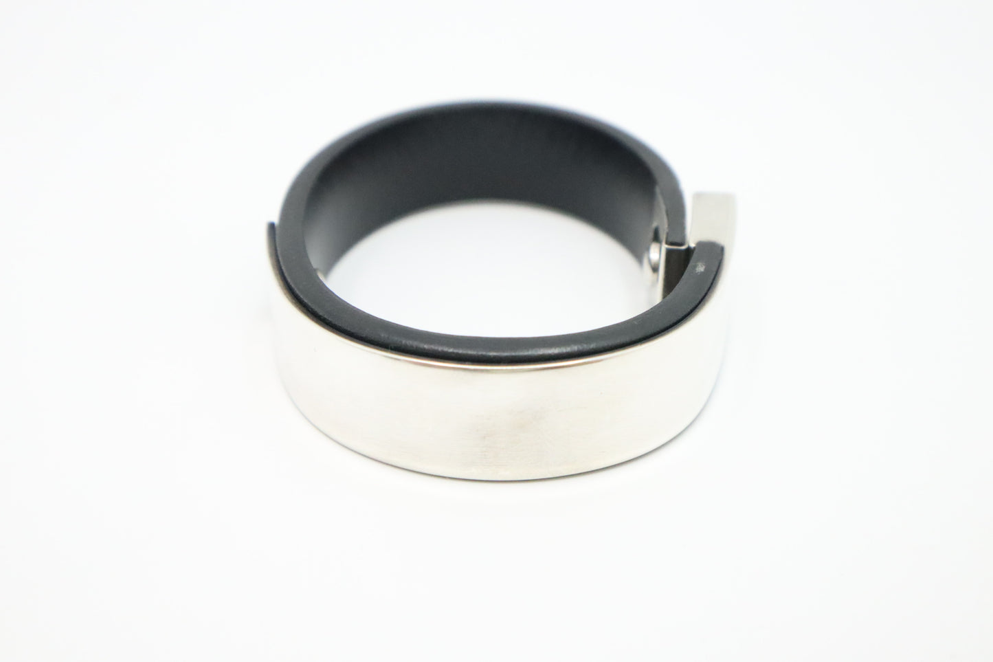 Gucci Bracelet in Black Leather & Sterling Silver