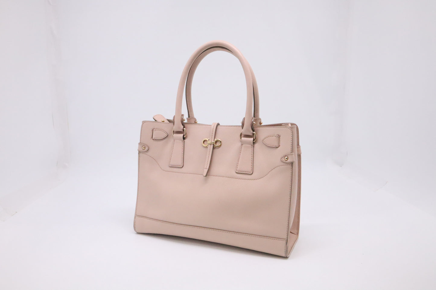 Ferragamo Shoulder Bag in Pink Blush Leather