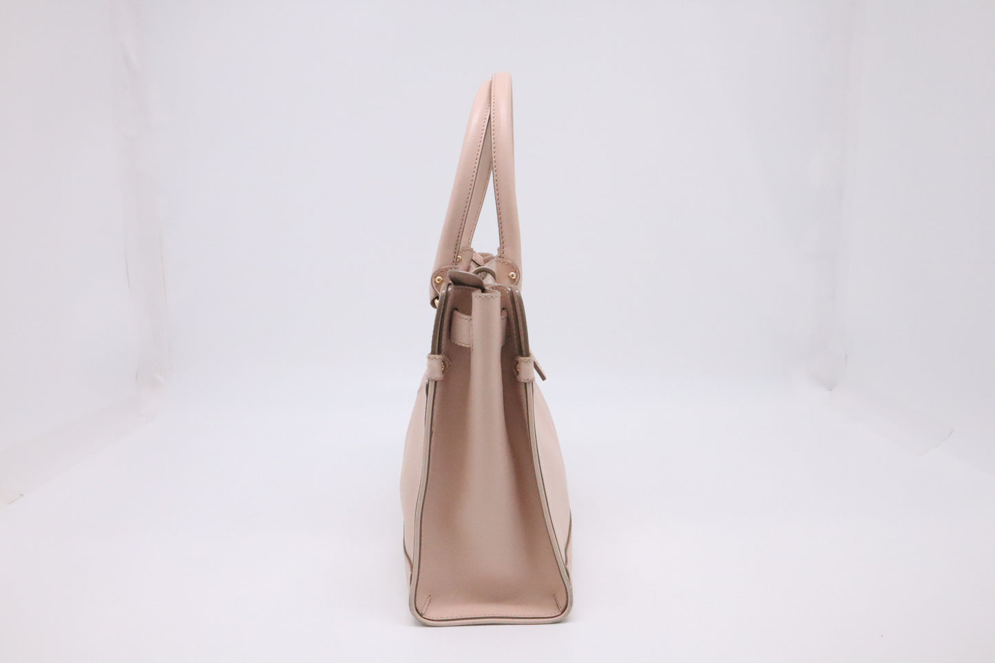 Ferragamo Shoulder Bag in Pink Blush Leather