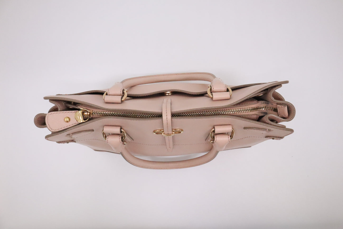 Ferragamo Shoulder Bag in Pink Blush Leather