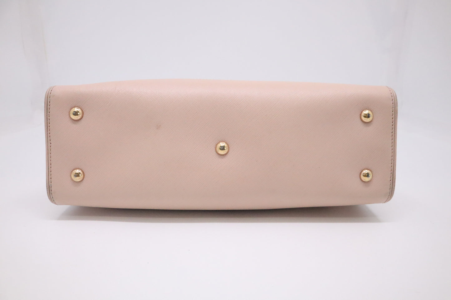 Ferragamo Shoulder Bag in Pink Blush Leather