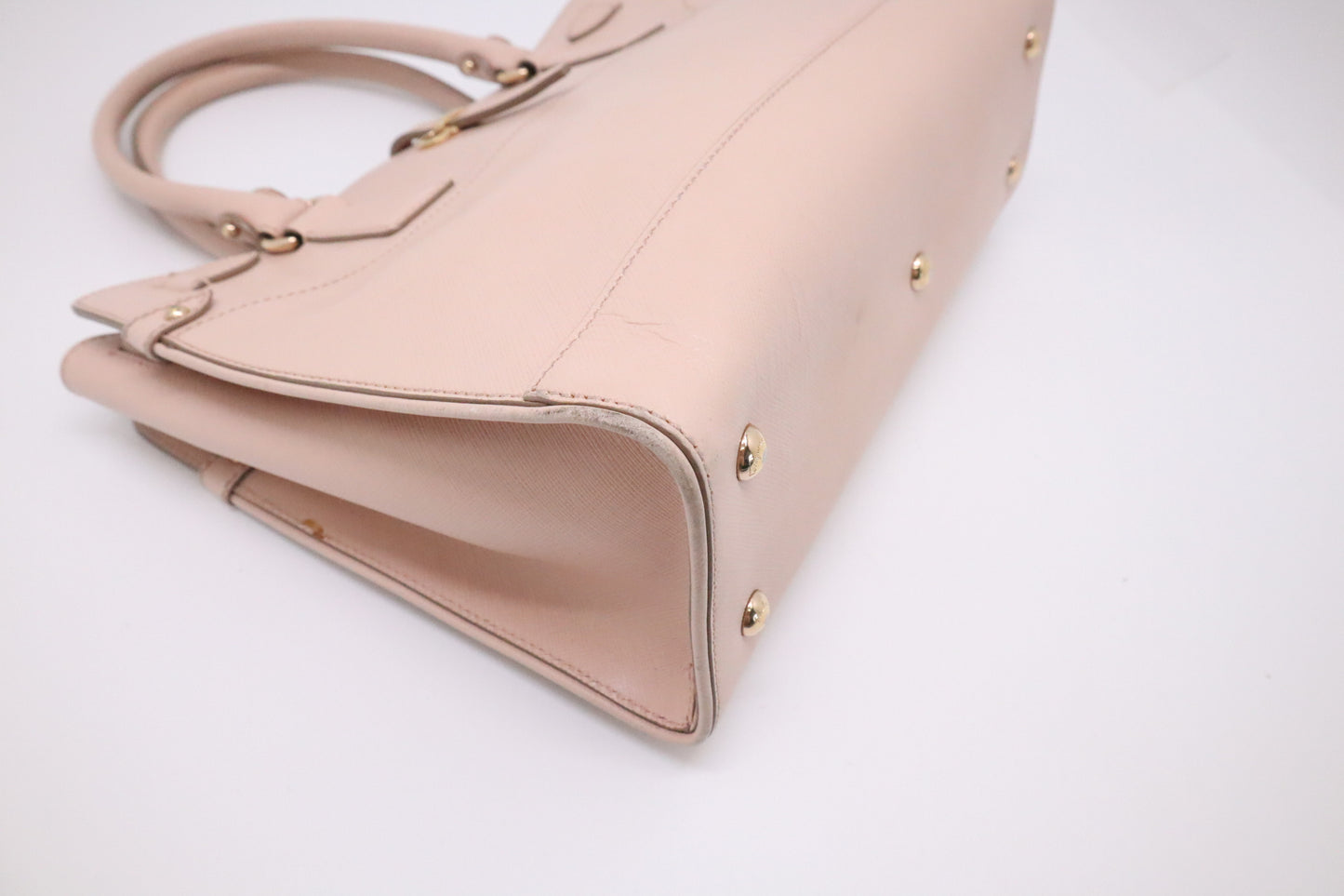 Ferragamo Shoulder Bag in Pink Blush Leather