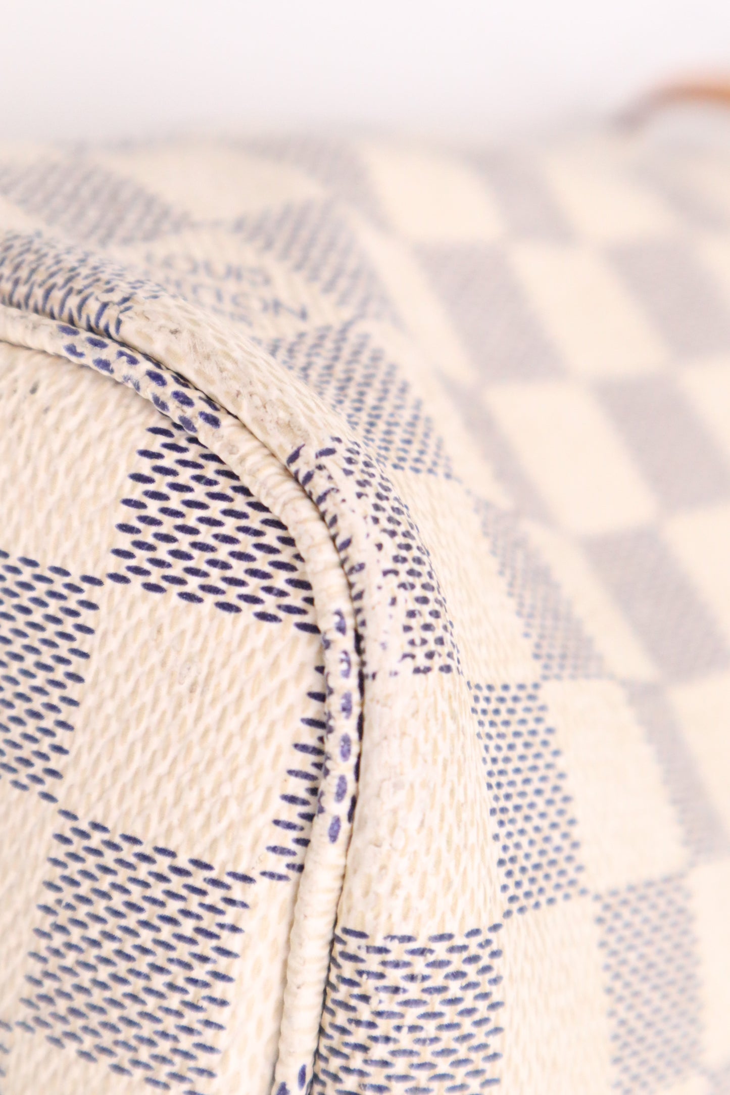 Louis Vuitton Neverfull PM in Damier Azur Canvas