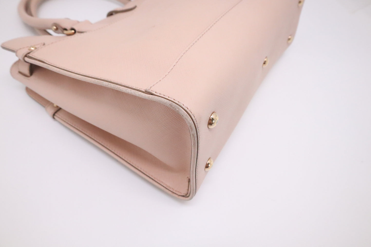 Ferragamo Shoulder Bag in Pink Blush Leather