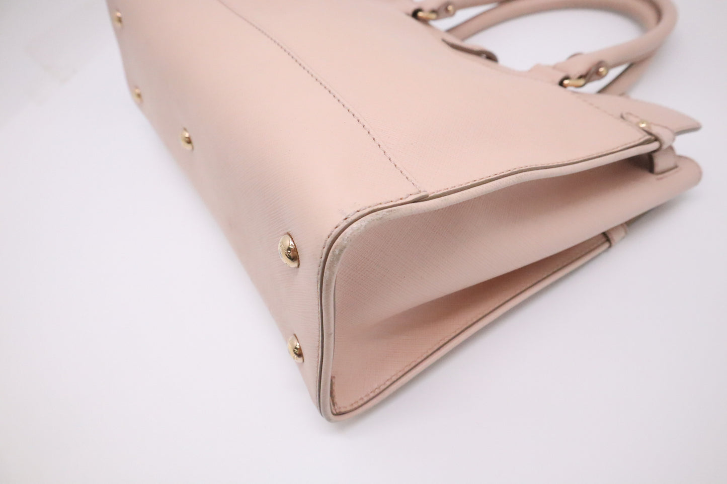 Ferragamo Shoulder Bag in Pink Blush Leather