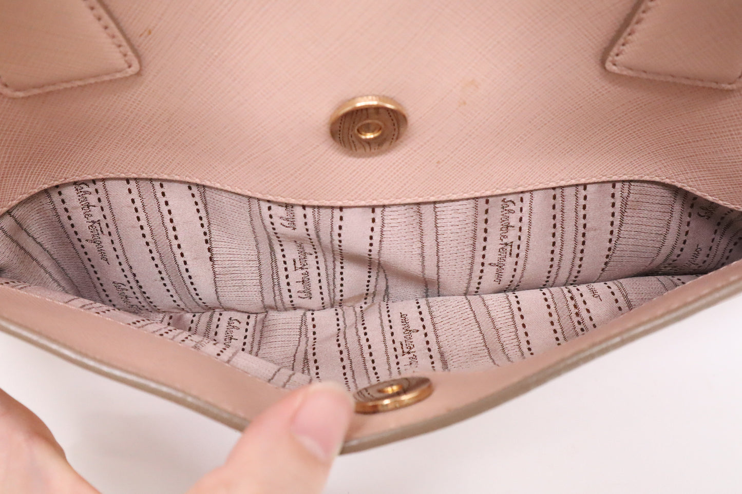 Ferragamo Shoulder Bag in Pink Blush Leather