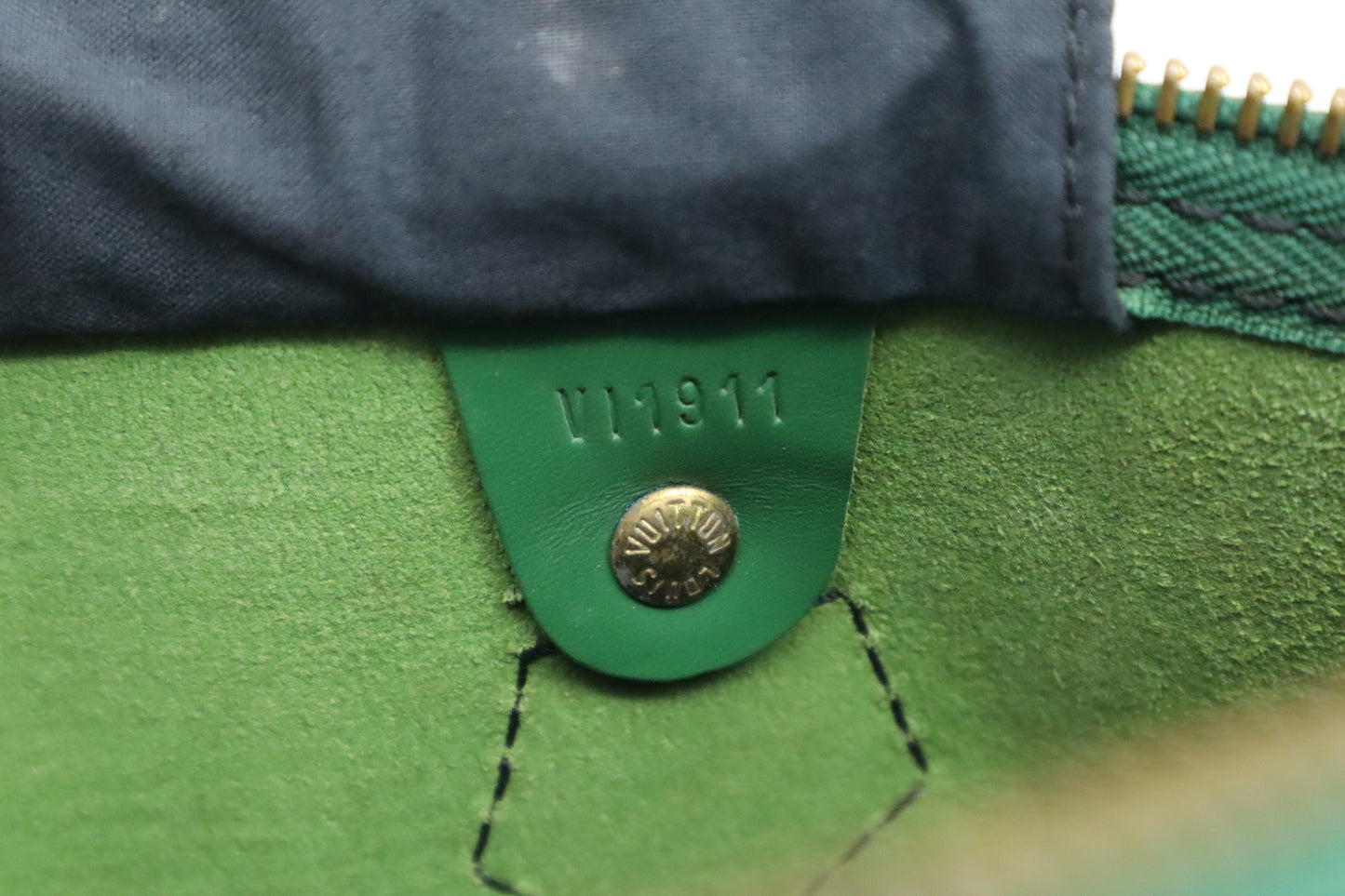 Louis Vuitton Speedy 30 in Green Epi Leather