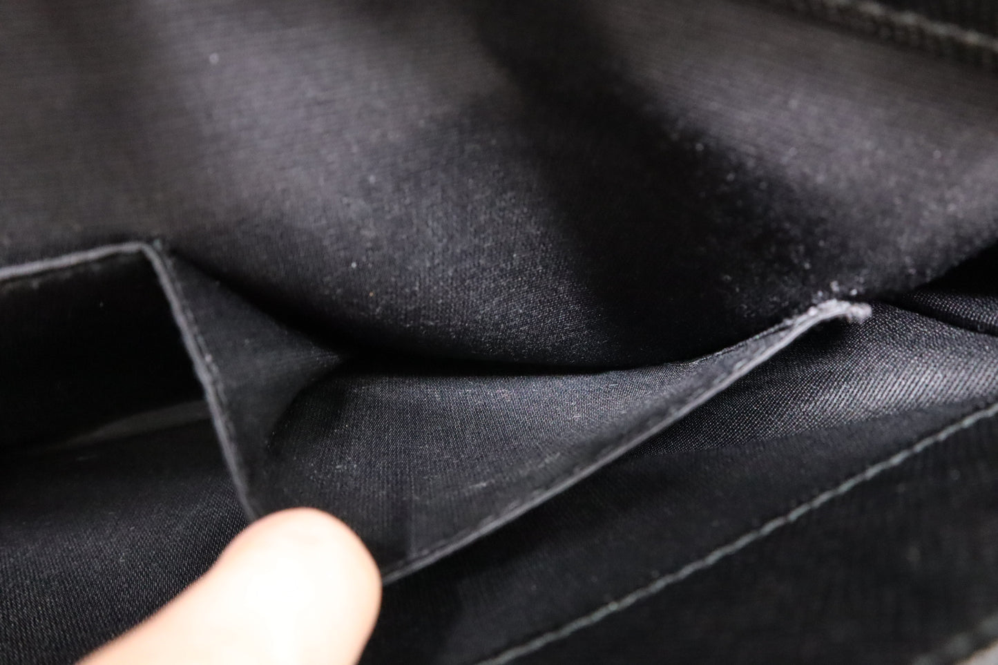 Burberry Handbag in Black Leather & Cream Checked Canvas