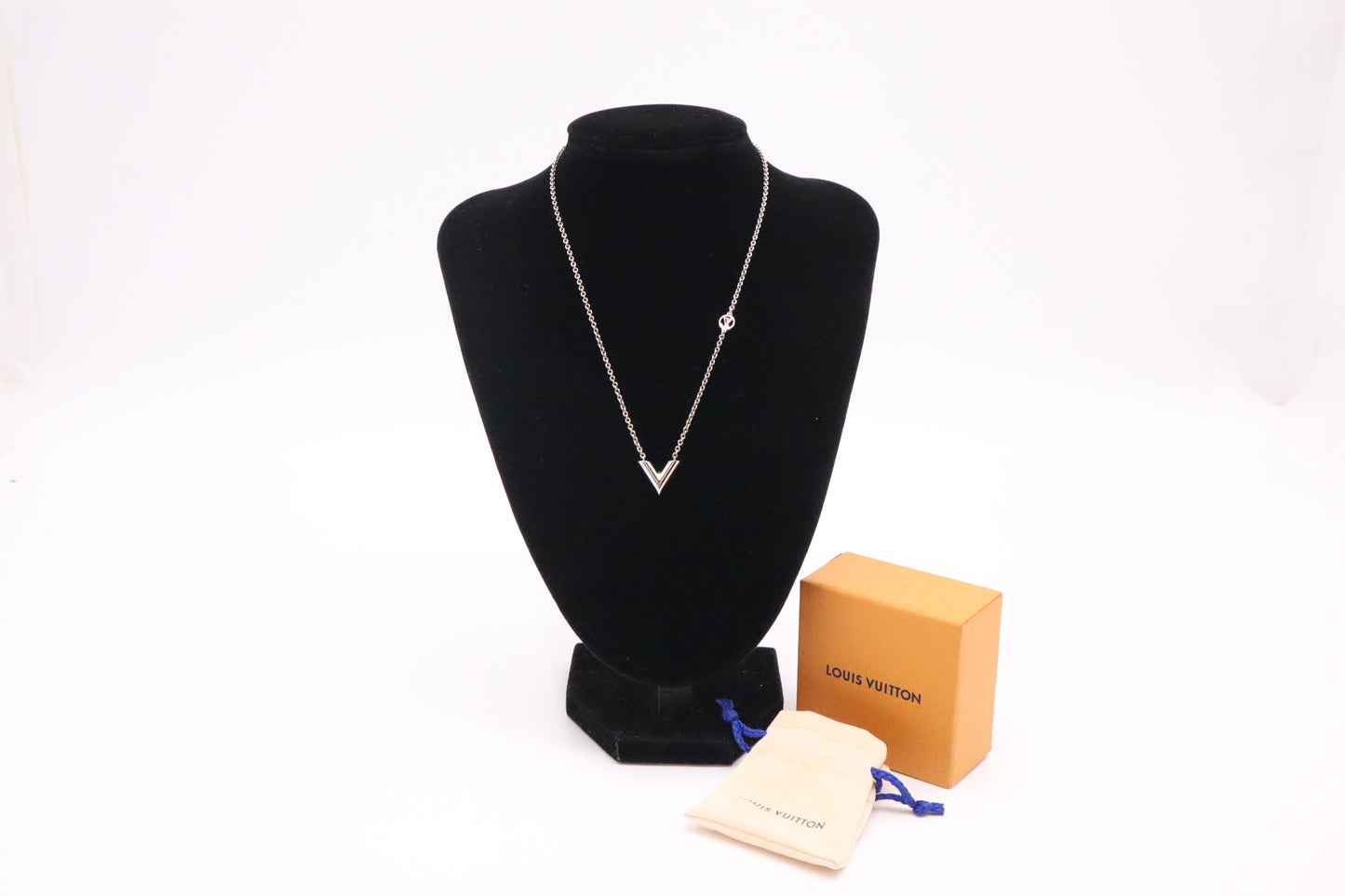Louis Vuitton Essential V Necklace