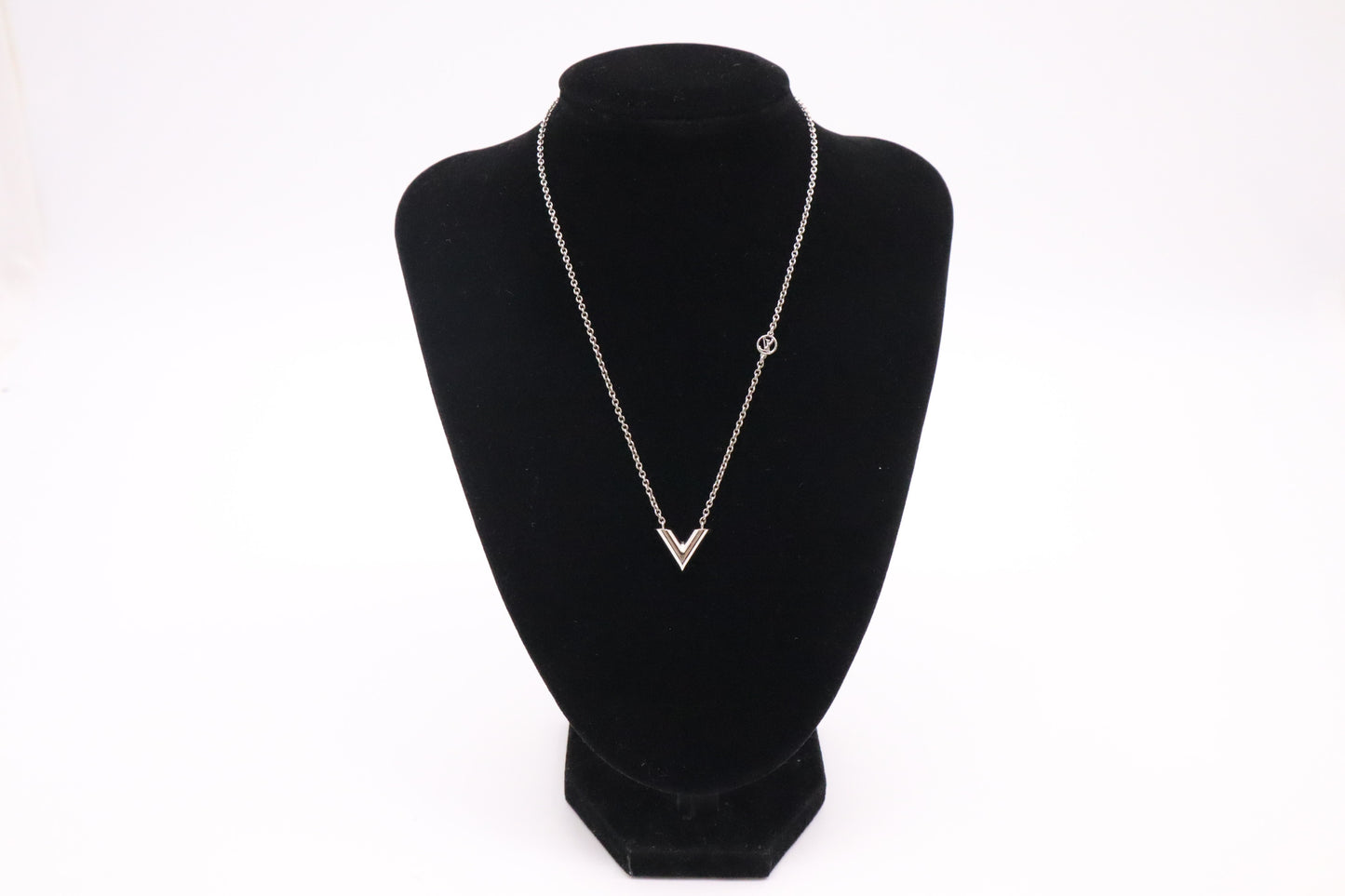 Louis Vuitton Essential V Necklace