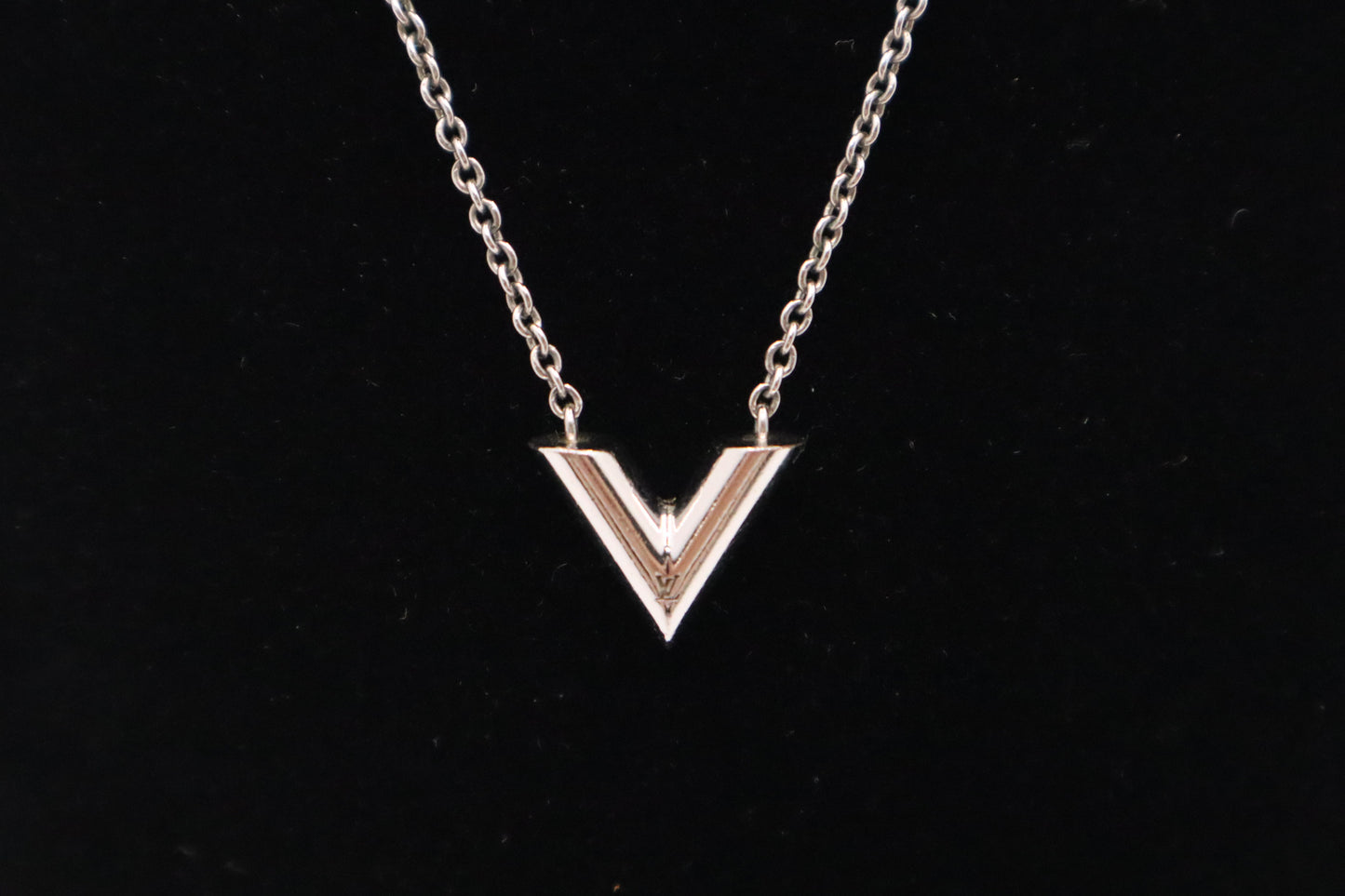 Louis Vuitton Essential V Necklace
