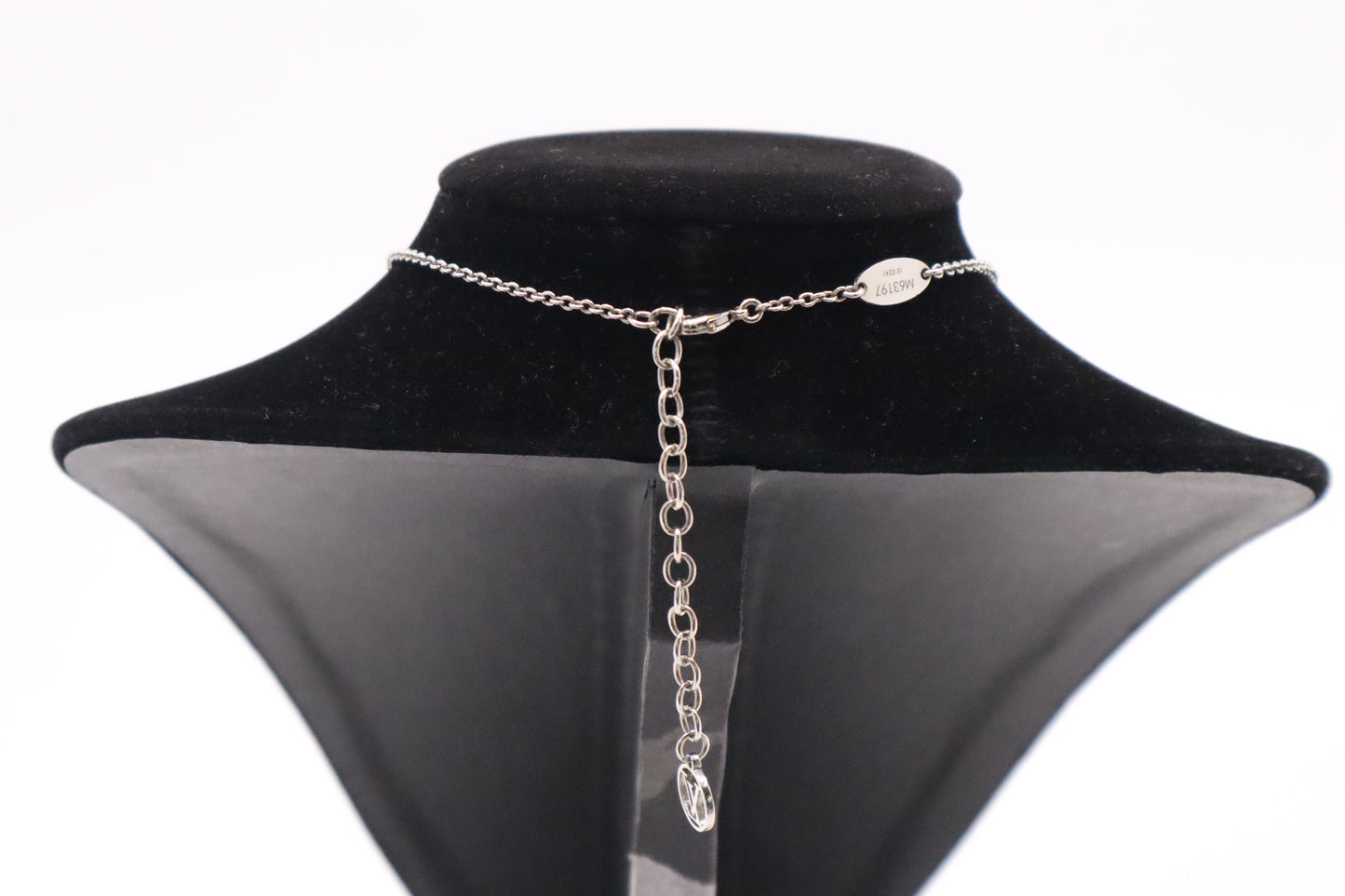 Louis Vuitton Essential V Necklace
