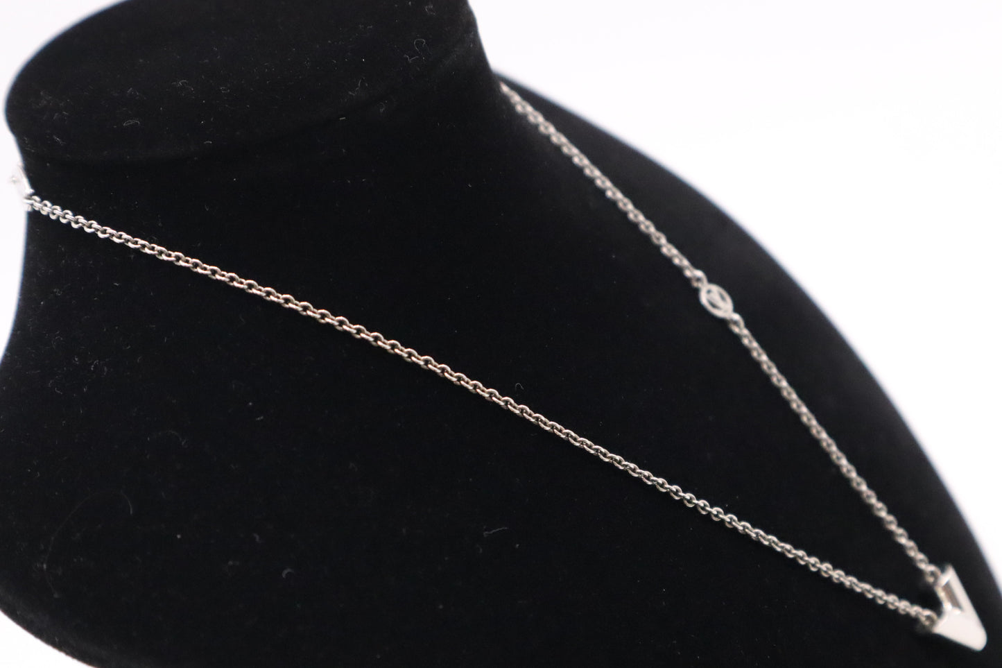Louis Vuitton Essential V Necklace