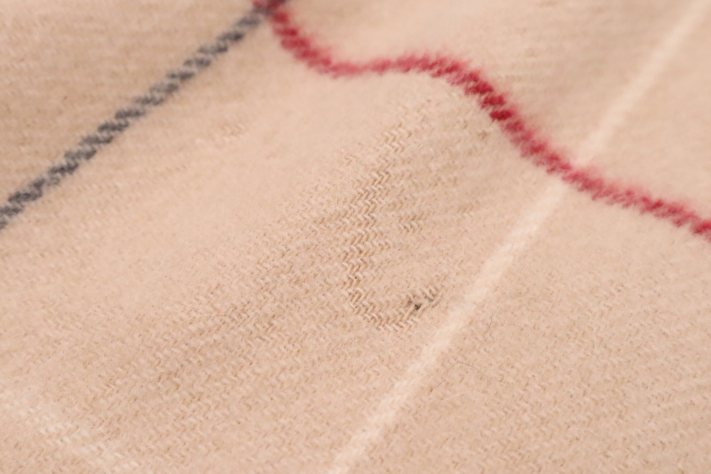 Burberry Scarf in Beige Checked New Wool