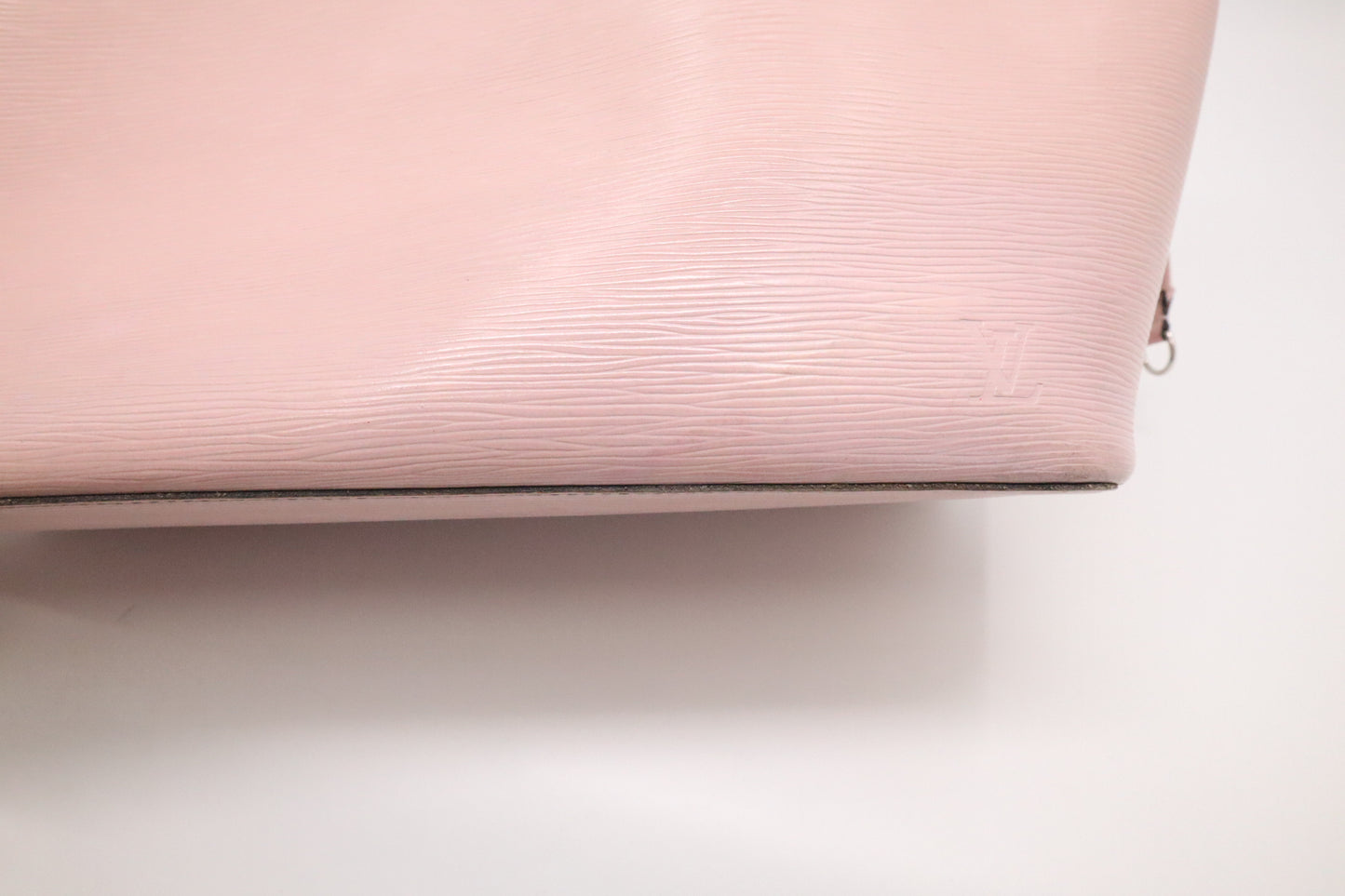 Louis Vuitton Neverfull MM in Pink Epi Leather