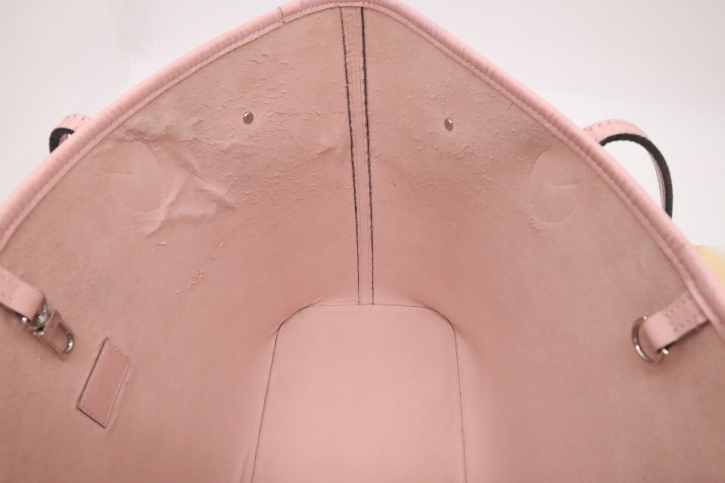 Louis Vuitton Neverfull MM in Pink Epi Leather