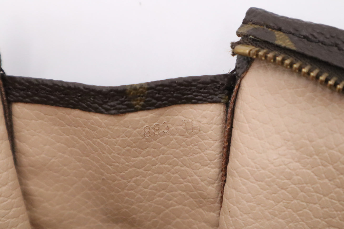 Louis Vuitton Toiletry 26 in Monogram Canvas