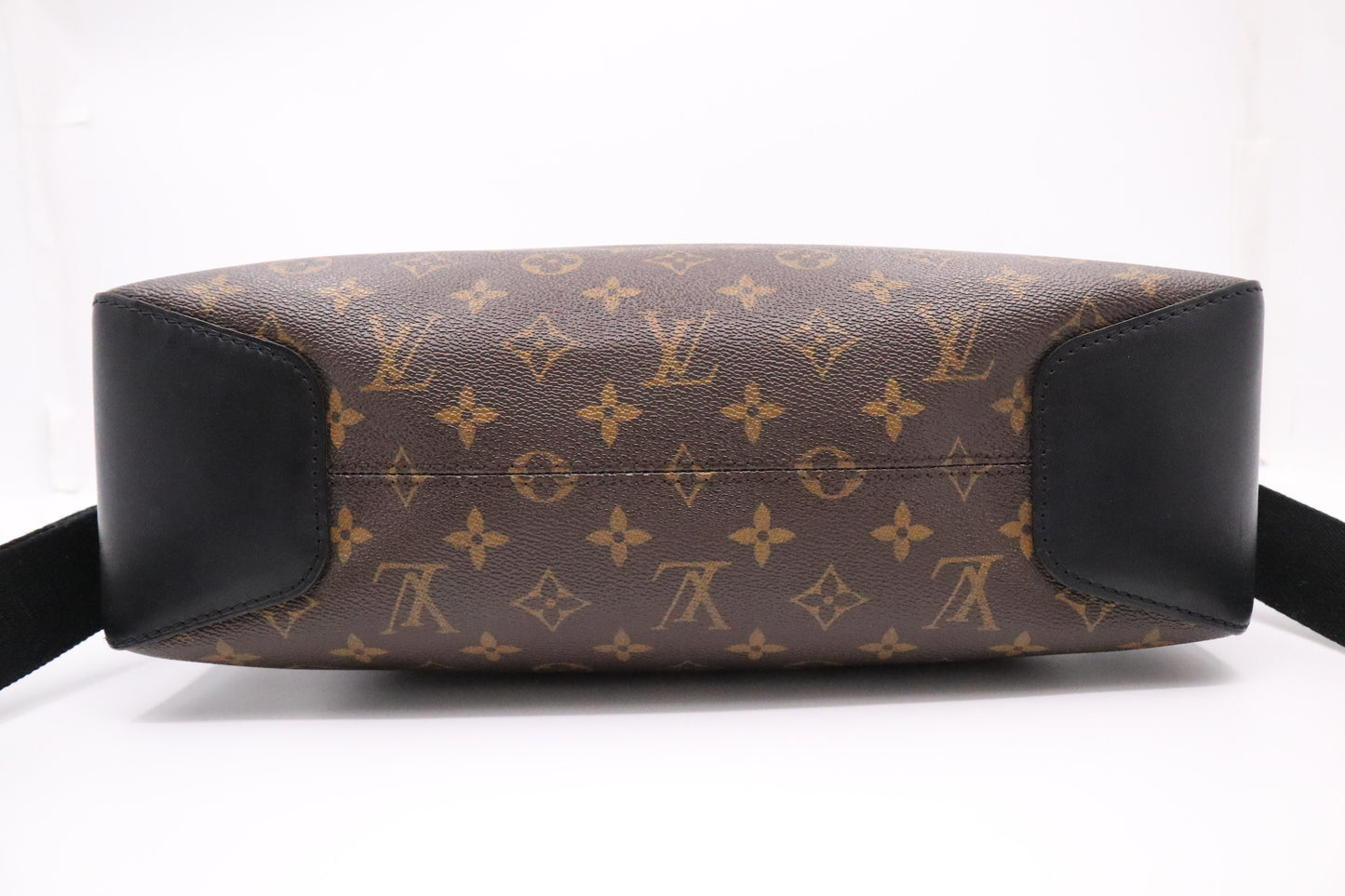 Louis Vuitton Macassar Torres in Monogram Canvas
