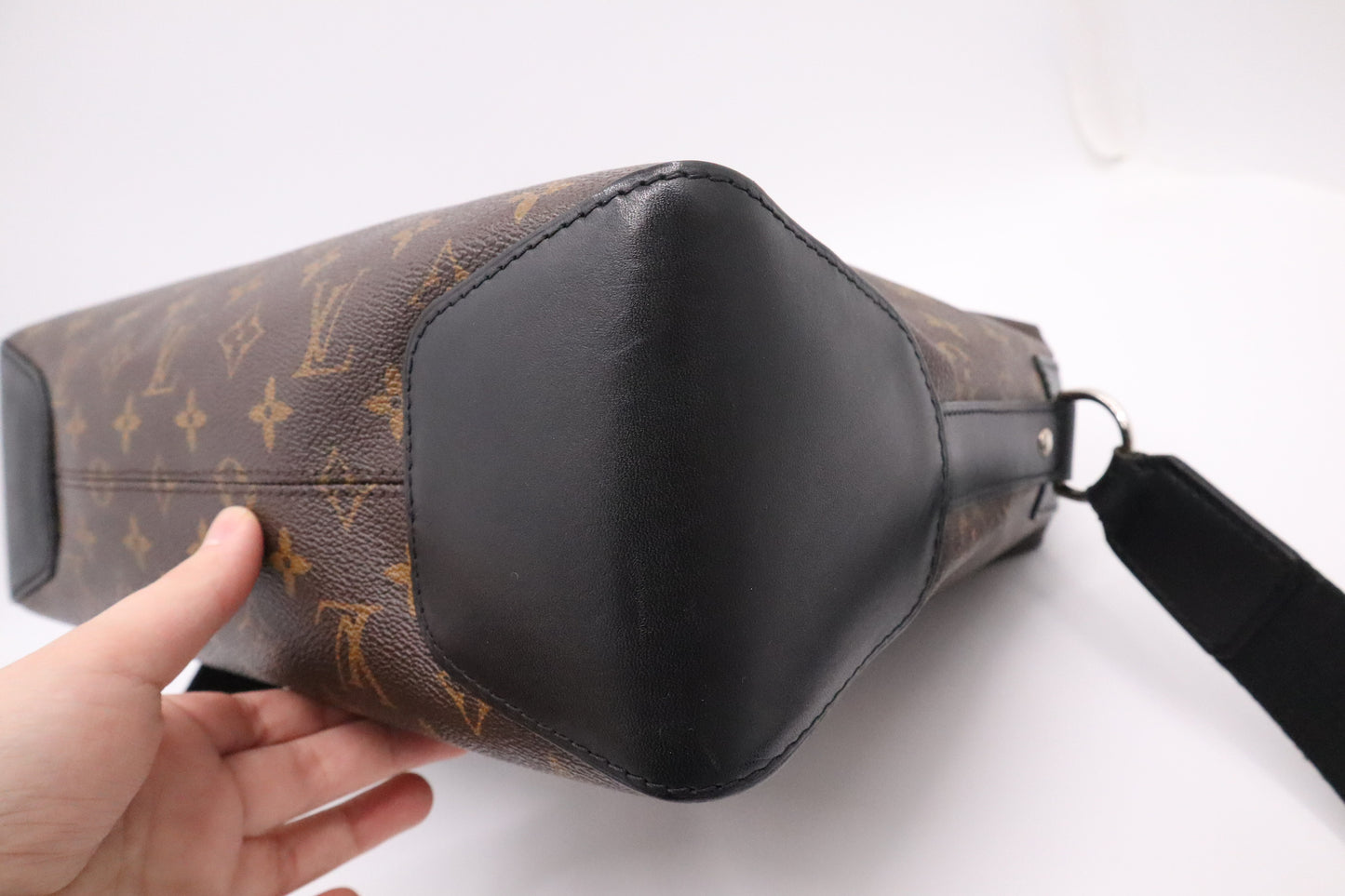 Louis Vuitton Macassar Torres in Monogram Canvas