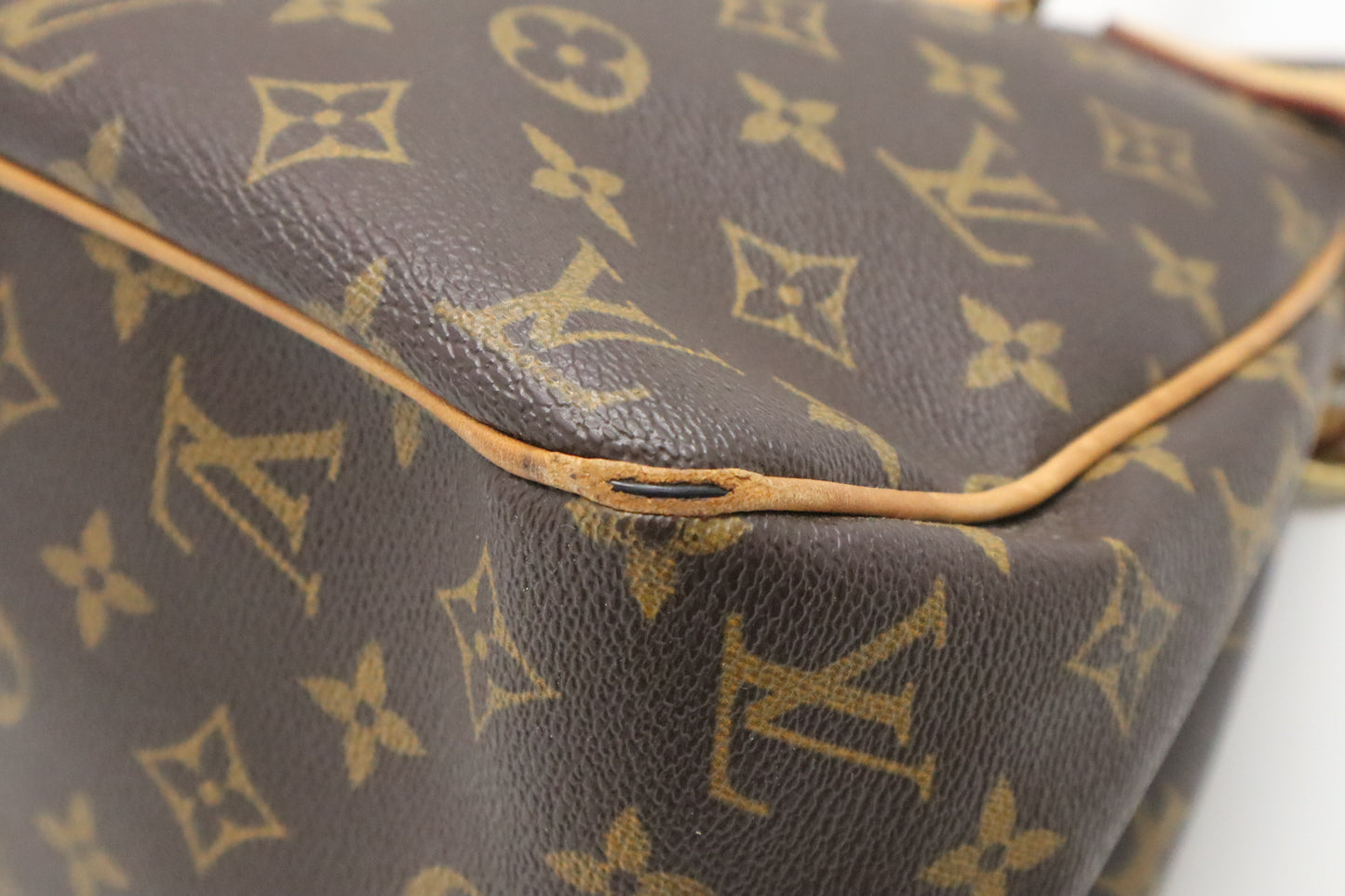 Louis Vuitton Batignolles Horizontal in Monogram Canvas