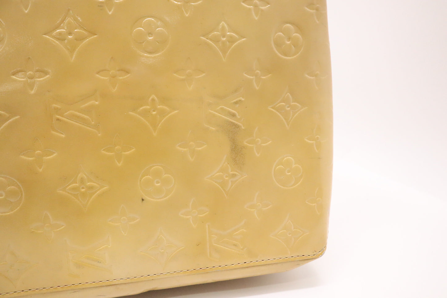 Louis Vuitton Reade GM in Yellow Beige Vernis Leather