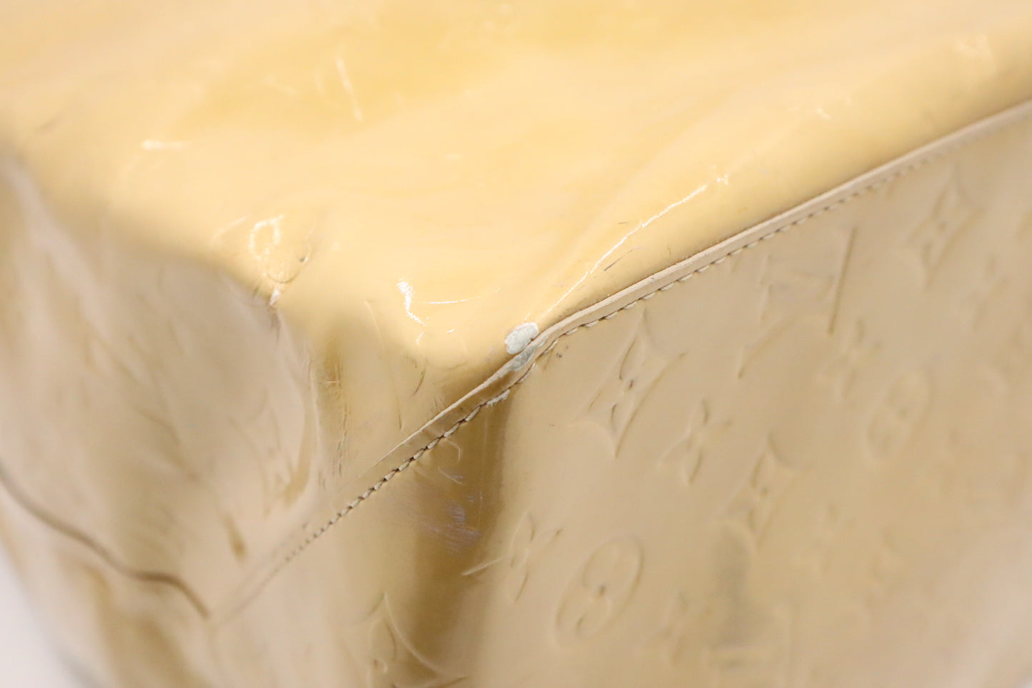 Louis Vuitton Reade GM in Yellow Beige Vernis Leather
