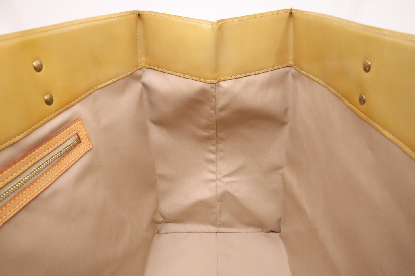 Louis Vuitton Reade GM in Yellow Beige Vernis Leather