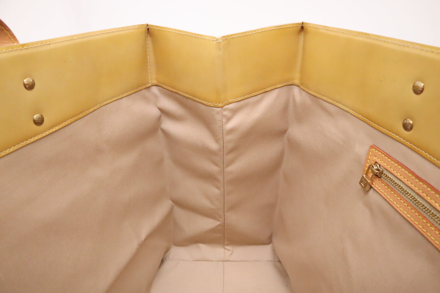 Louis Vuitton Reade GM in Yellow Beige Vernis Leather