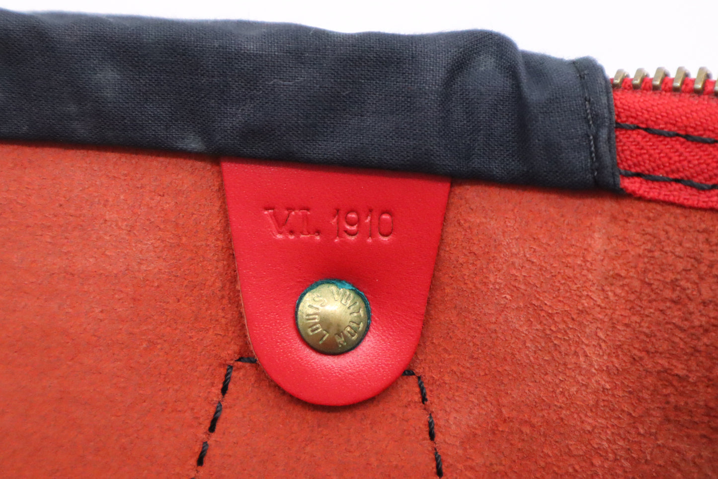 Louis Vuitton Speedy 40 in Red Epi Leather