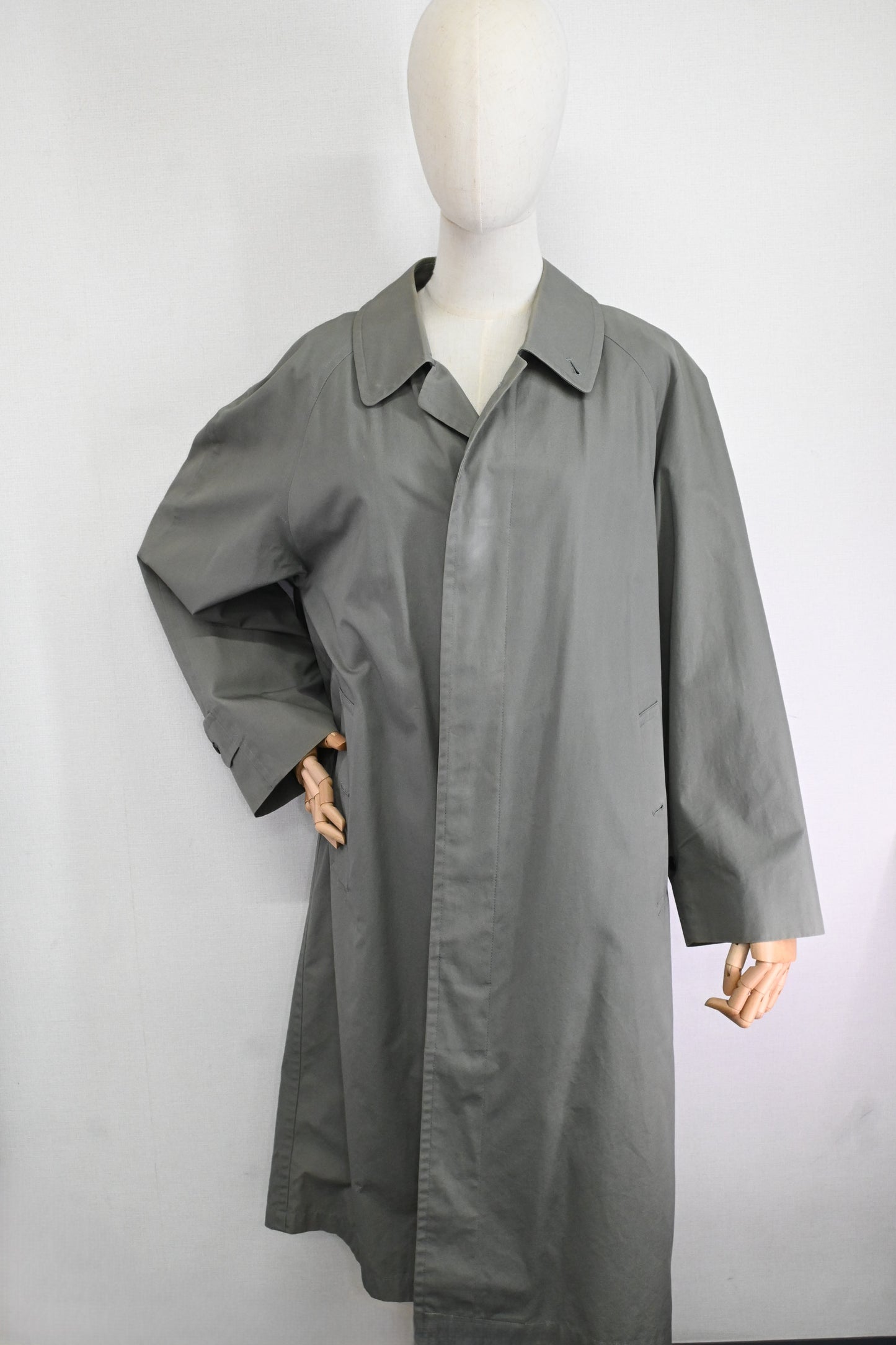 Burberry Trench Coat in Green-Grey Cotton