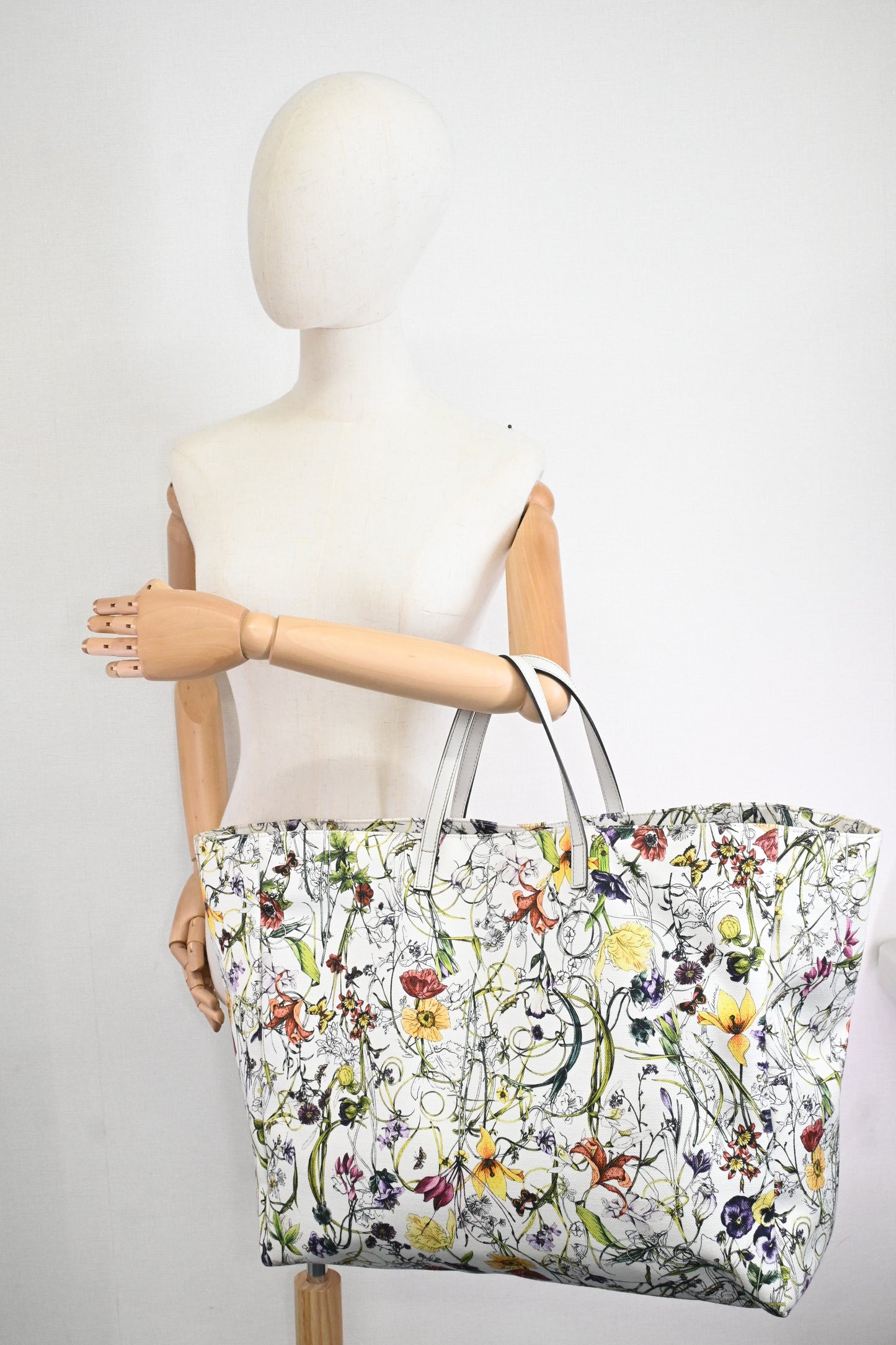 Gucci Tote in White Floral Canvas