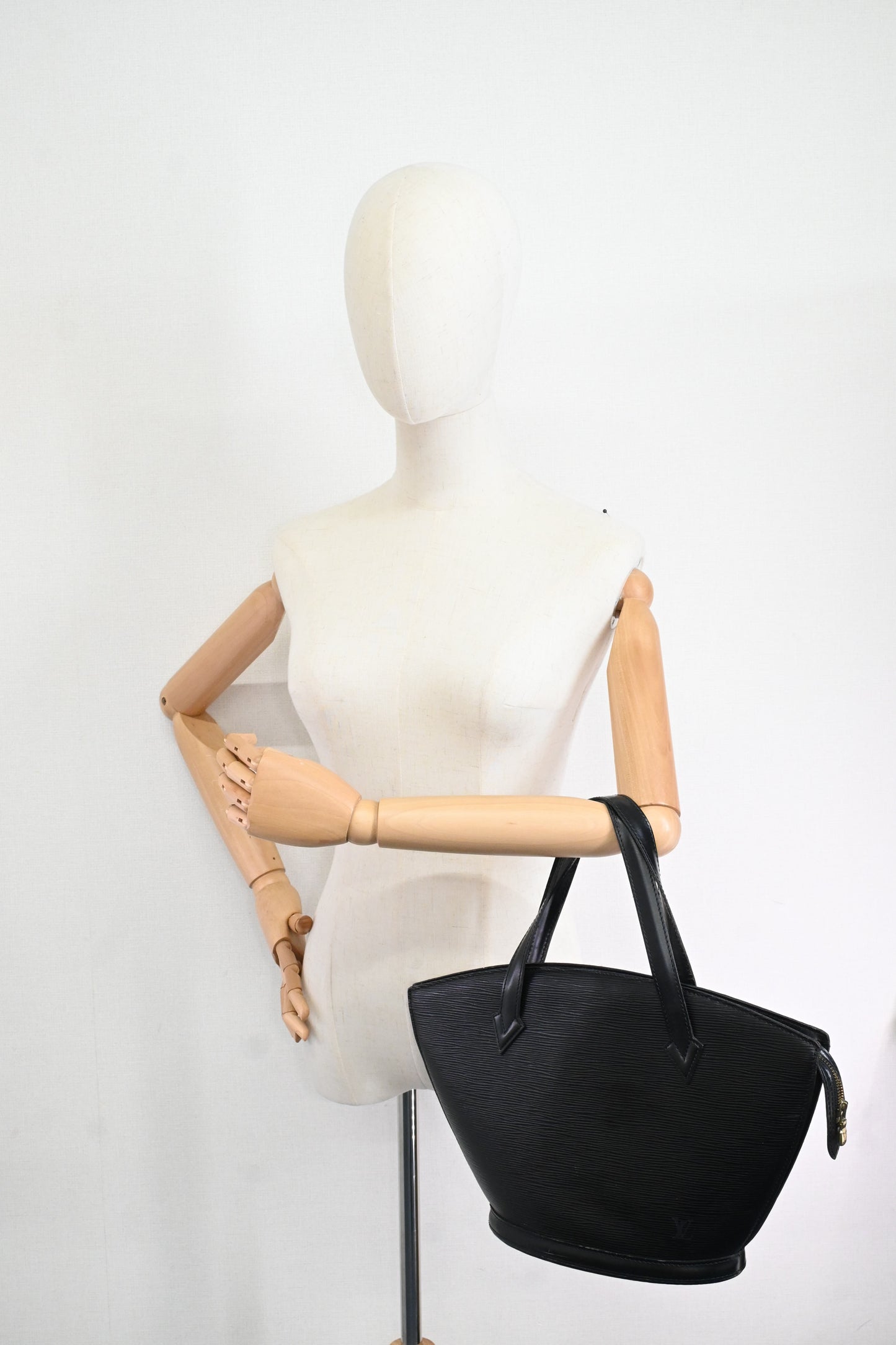 Louis Vuitton Saint Jacques PM in Black Epi Leather