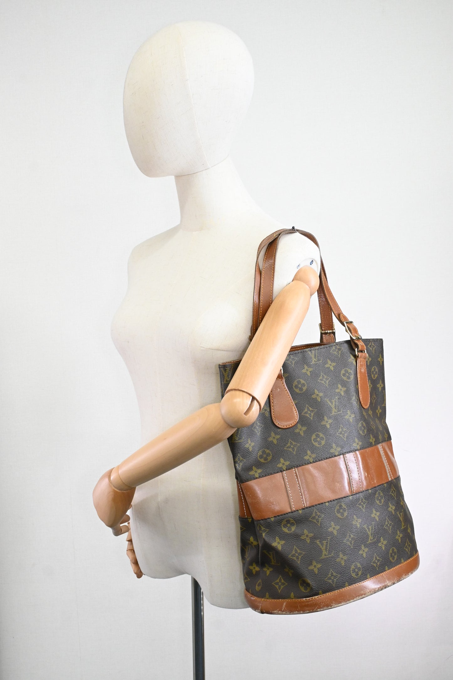 French Company Bucket GM in Monogram Canvas