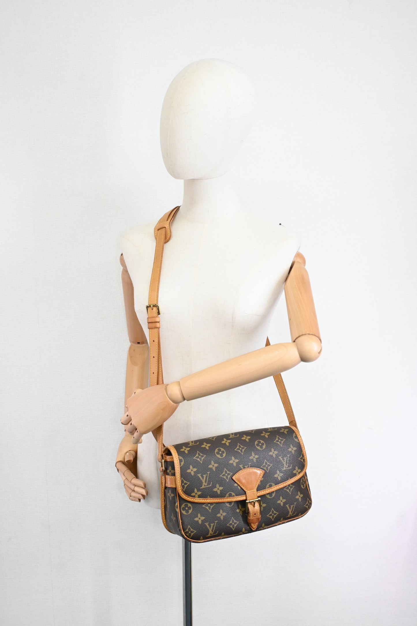 Louis Vuitton Sologne in Monogram Canvas