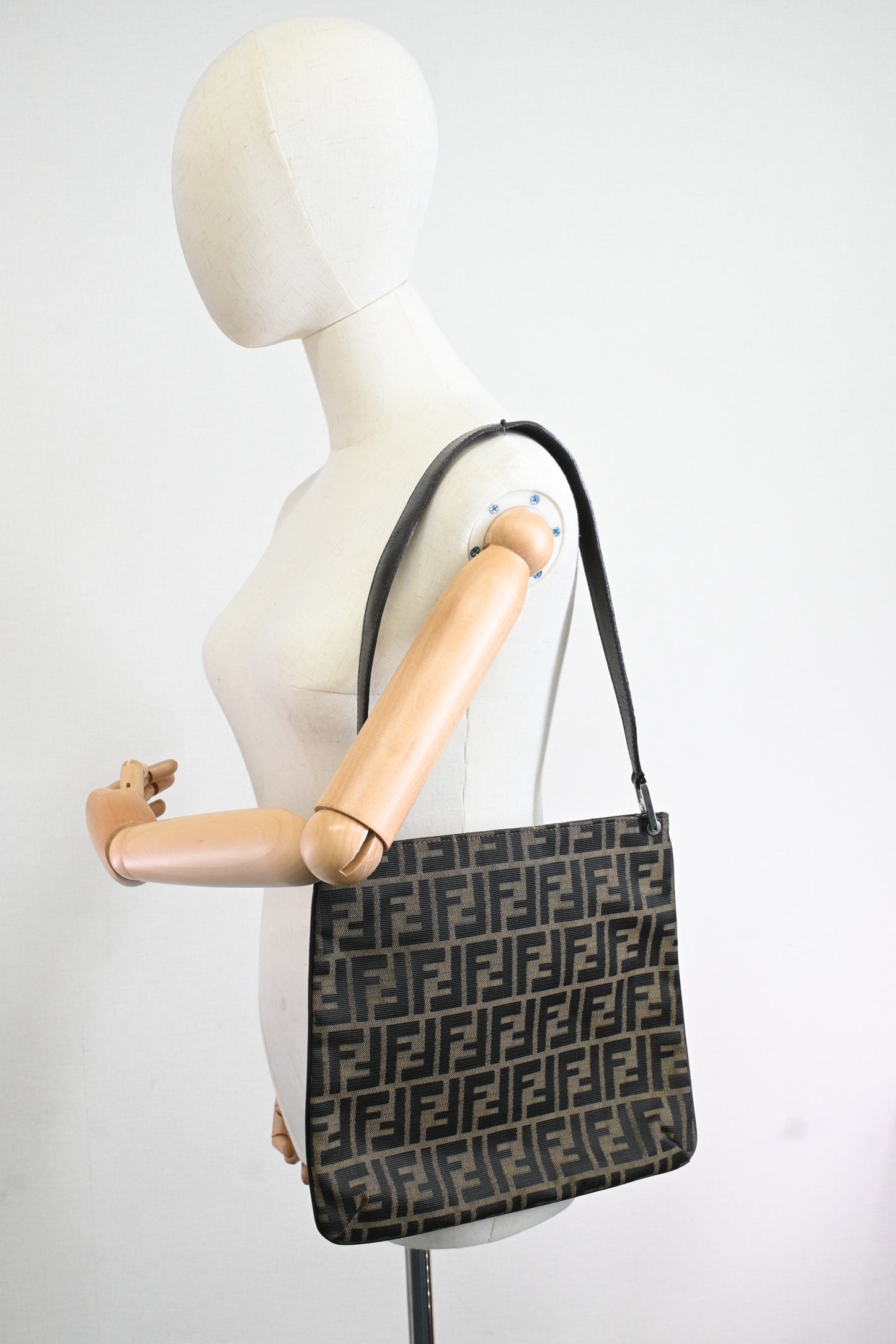 Fendi Shoulder Bag in Zucca Canvas
