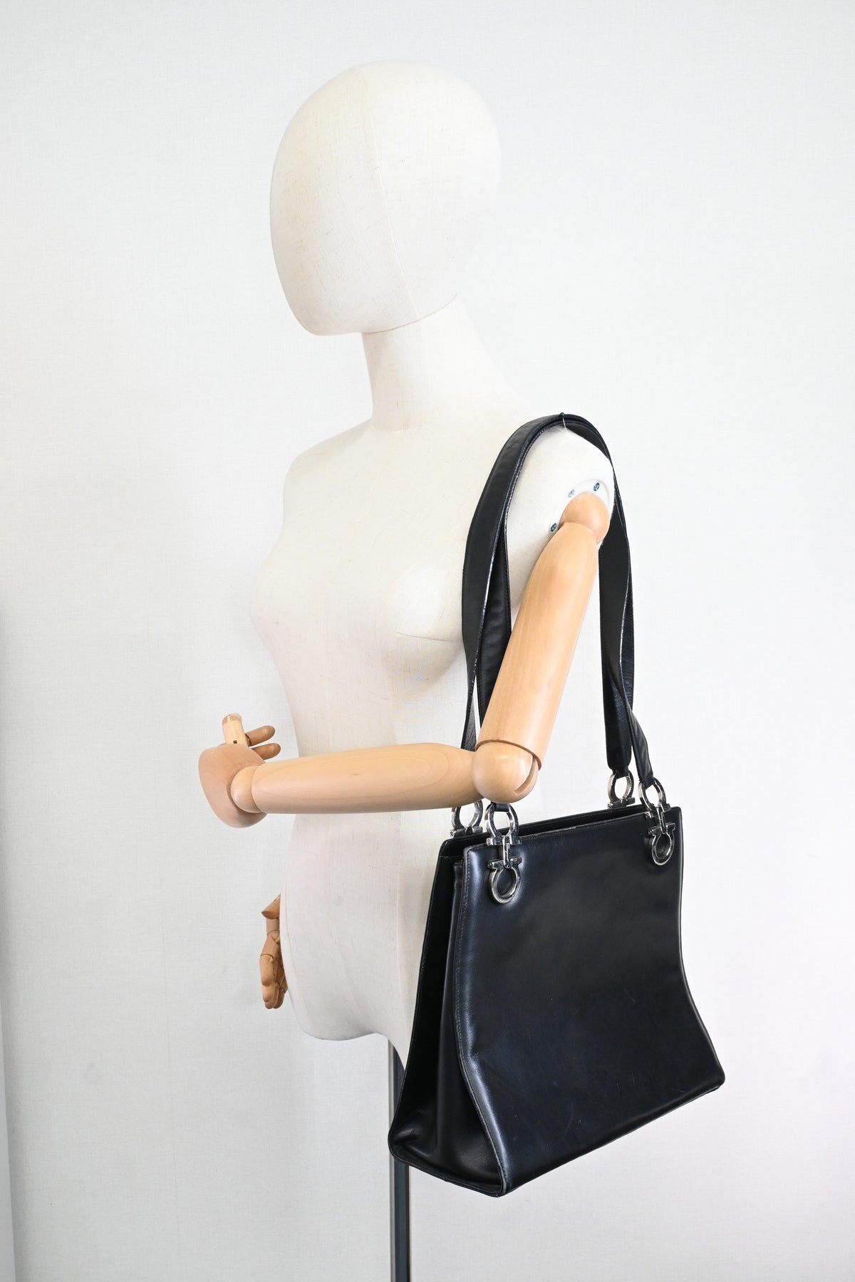 Ferragamo Shoulder Bag in Black Leather